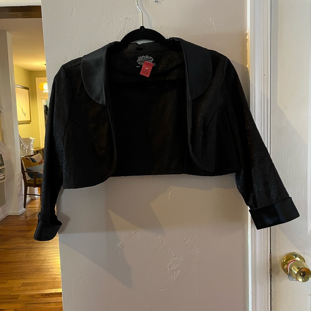 🐦‍⬛Elegant Bolero Jacket